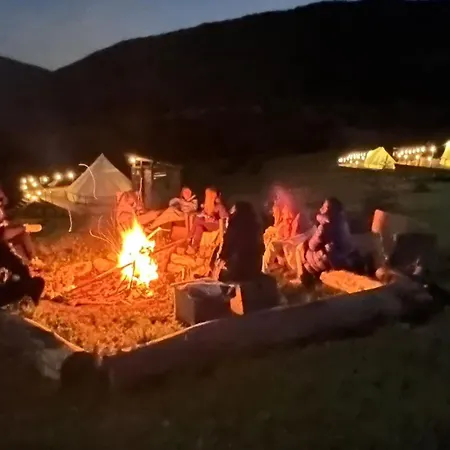 The Hunters Glamping *